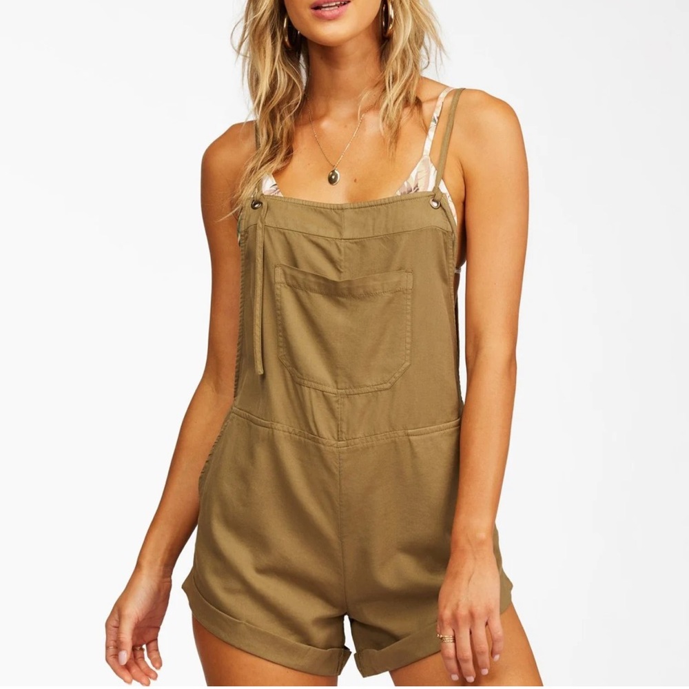 NOT FOR SALE Billabong Wild Pursuit Short Overalls Romper Size Medium